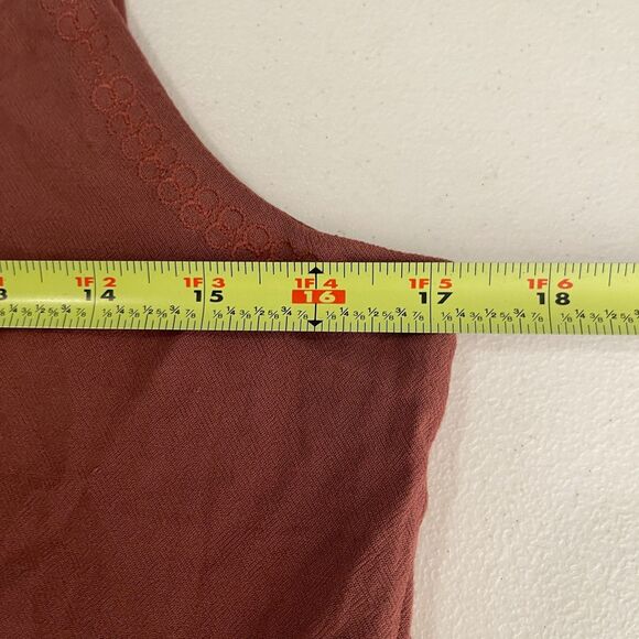 Express Blouse Women's Small V-Neck Sleeveless Eyelet Lightweight Career V-Neck - Picture 7 of 8